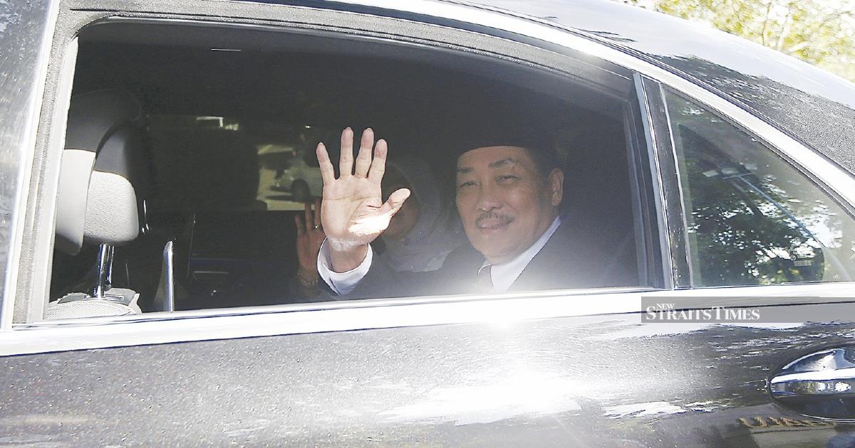 Hajiji announces portfolios of 17 assistant ministers