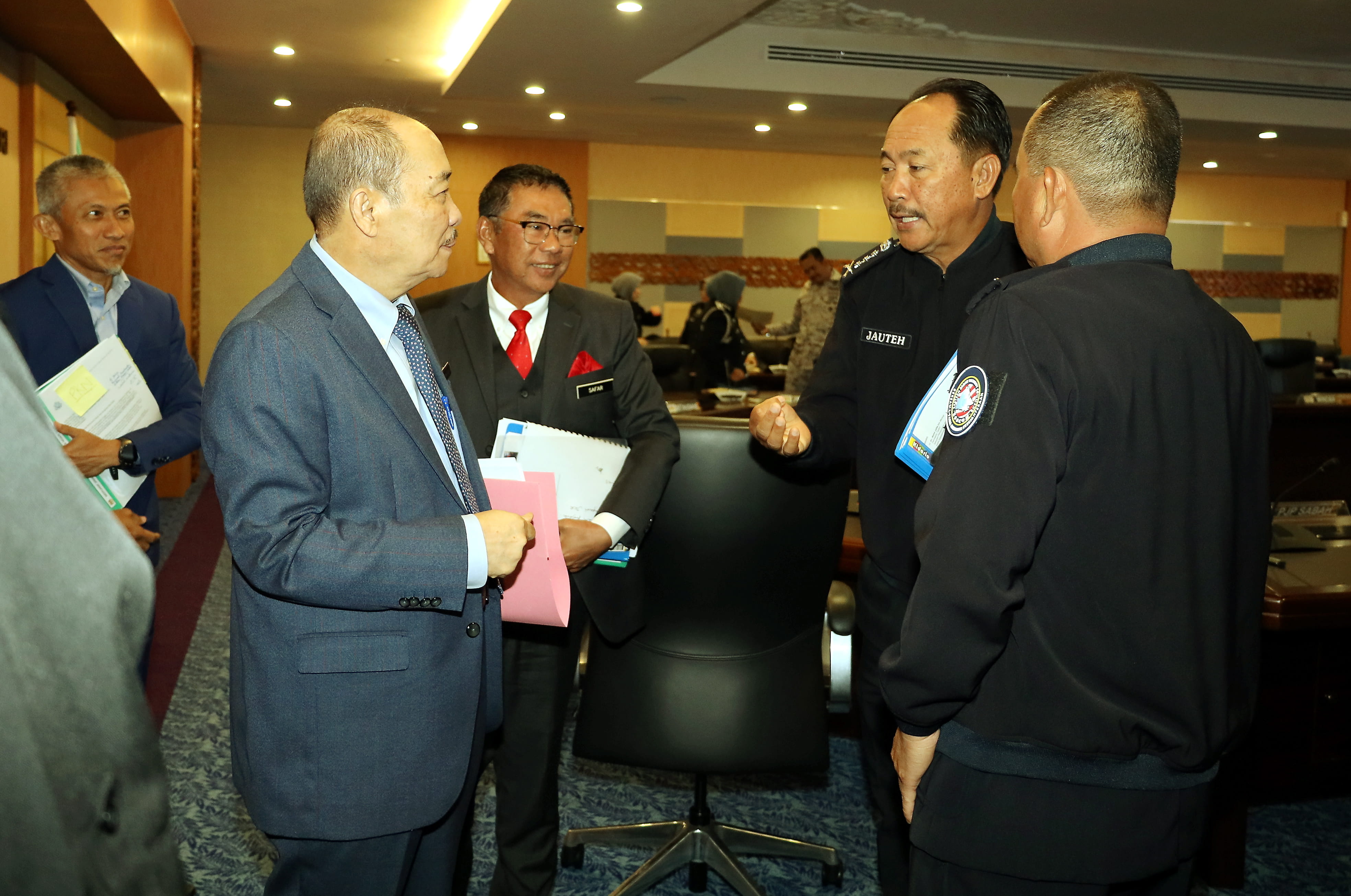 Chief Minister chairs the JKKN meeting