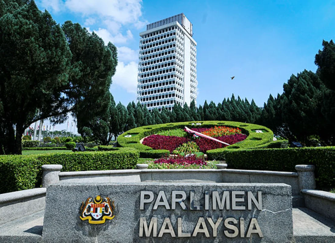 Parlimen labuh tirai, 15 rang undang-undang diluluskan