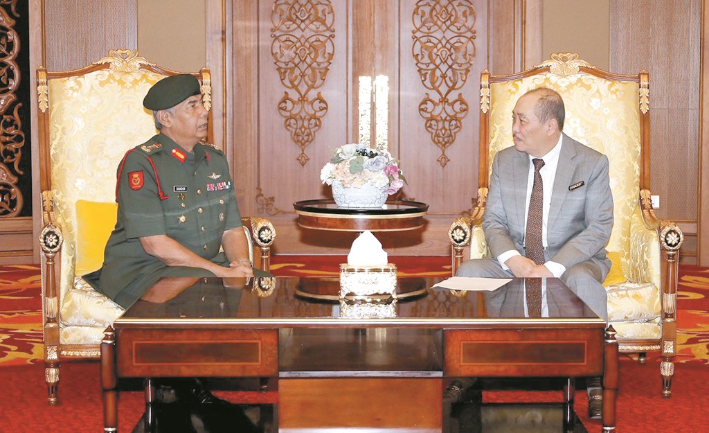 Hajiji meets new Division Commander