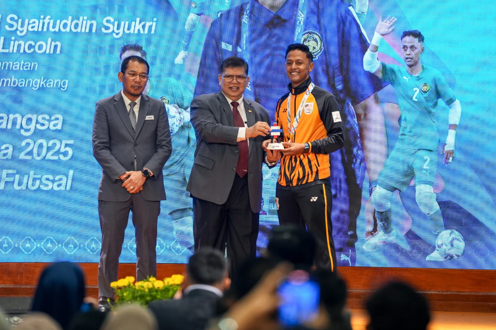 Parlimen raikan penjaga gol futsal kebangsaan