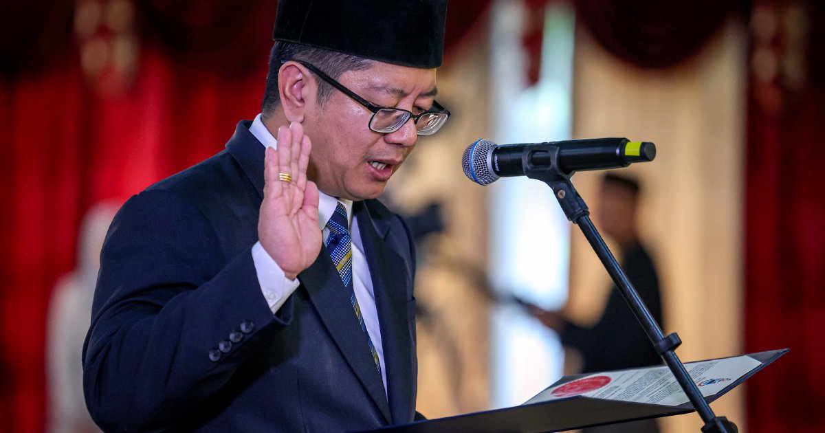 Ewon no longer a cabinet member - Fahmi