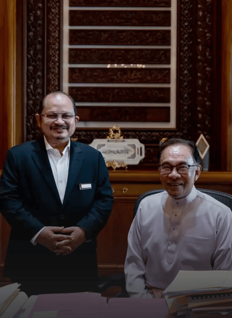 pm anwar ibrahim political secretary support letter reprimanded not sacked