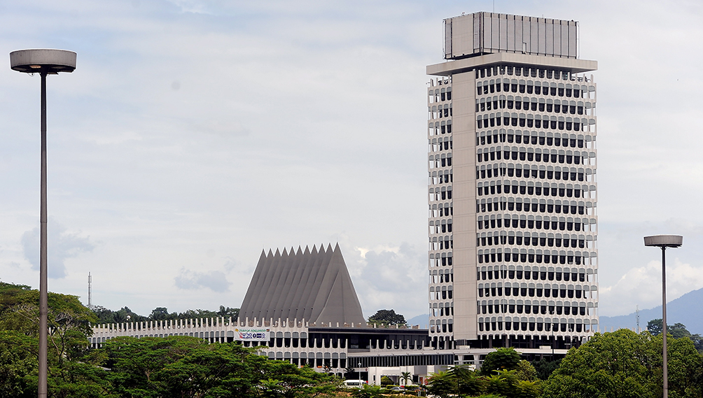 Dewan Rakyat special sitting subject to Anwar’s approval, says Speaker Johari