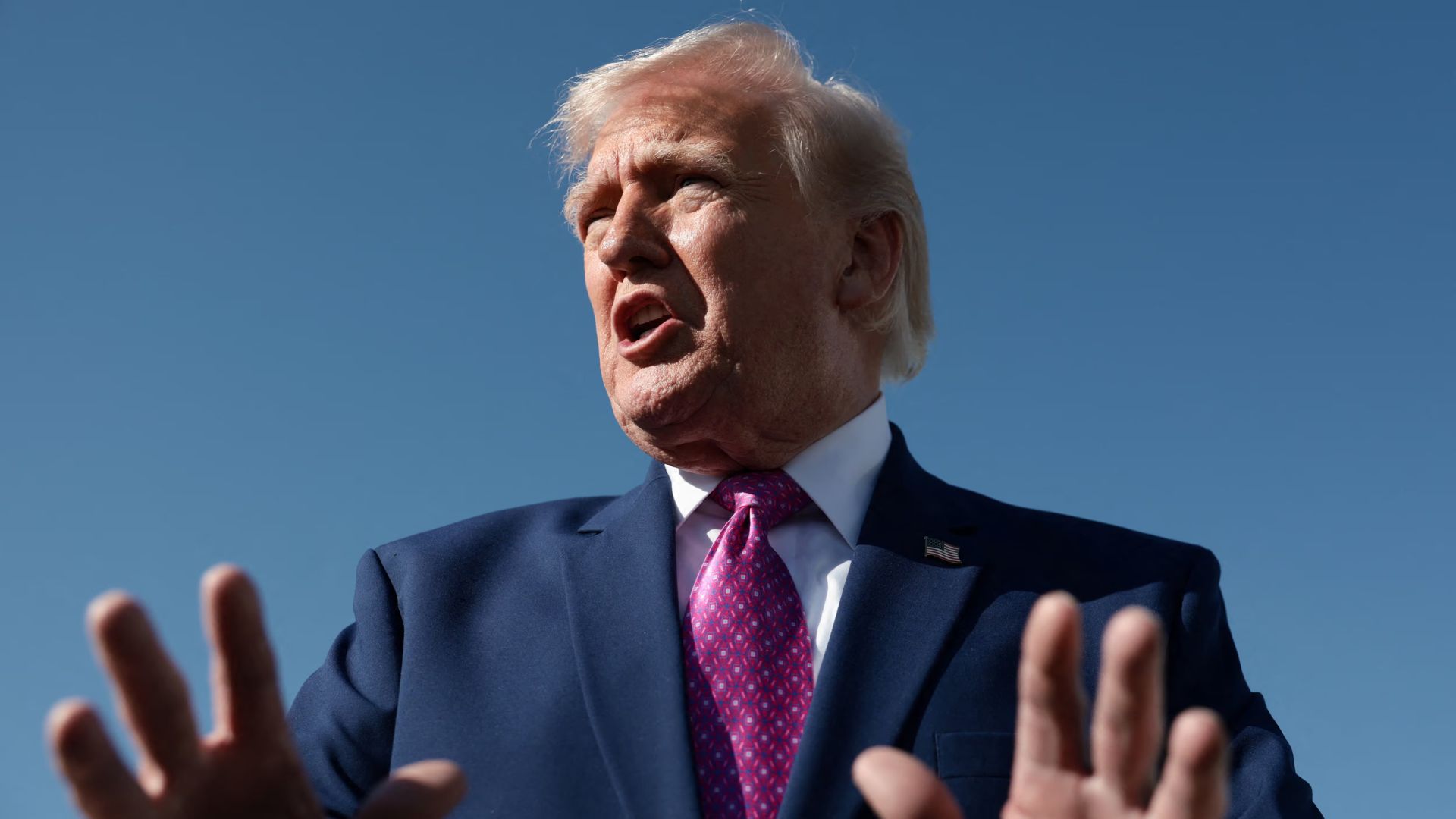 【美以袭伊朗】特朗普下令美军即时封锁霍峡