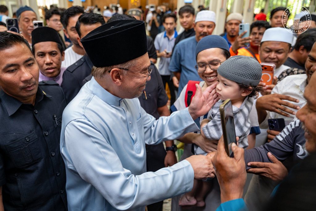 PM Anwar praises Hajiji for political maturity in forming new Sabah Cabinet