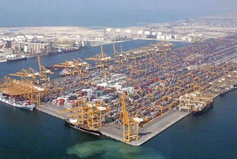 Ketegangan meningkat, tentera Iran gesa pengosongan pelabuhan utama UAE