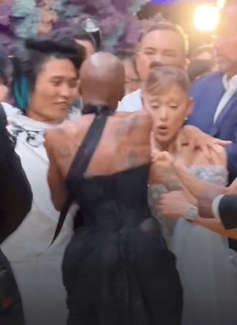 ariana grande attacked at wicked premiere singapore by serial intruder