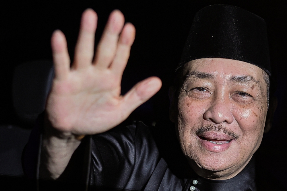 Hajiji unveils 17 assistant ministers in streamlined Sabah Cabinet, pledges service ‘for all’