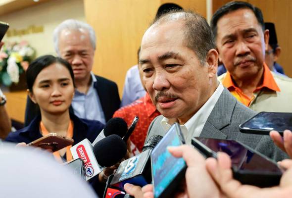 Hajiji arah GLC, badan berkanun hantar laporan prestasi setiap tiga bulan