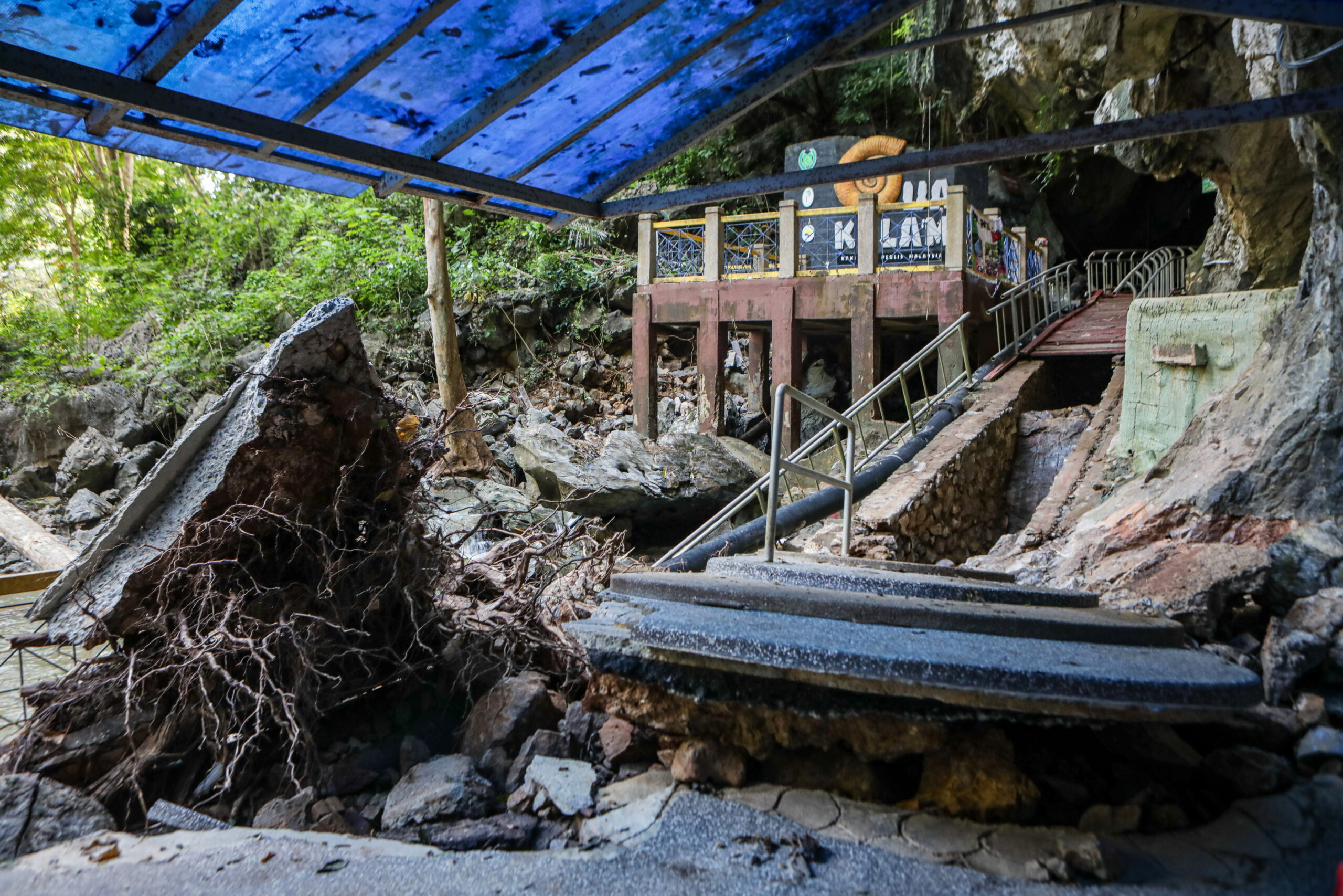 PM allocates RM500 million to repair flood-damaged public infrastructure