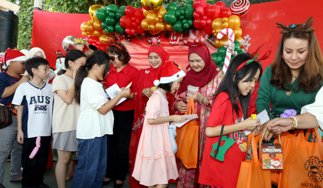 Mutiara GRS spreads Christmas cheer to children, care homes