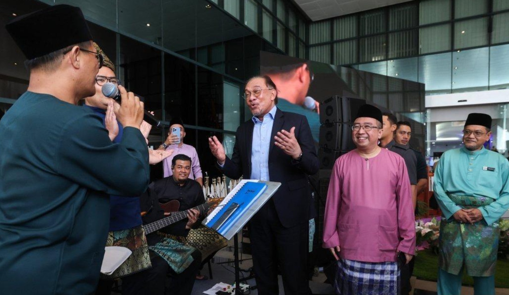 No reshuffle coming after PKR polls: Anwar shuts door on Cabinet shake-up