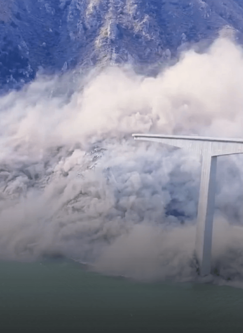 hongqi bridge collapse china