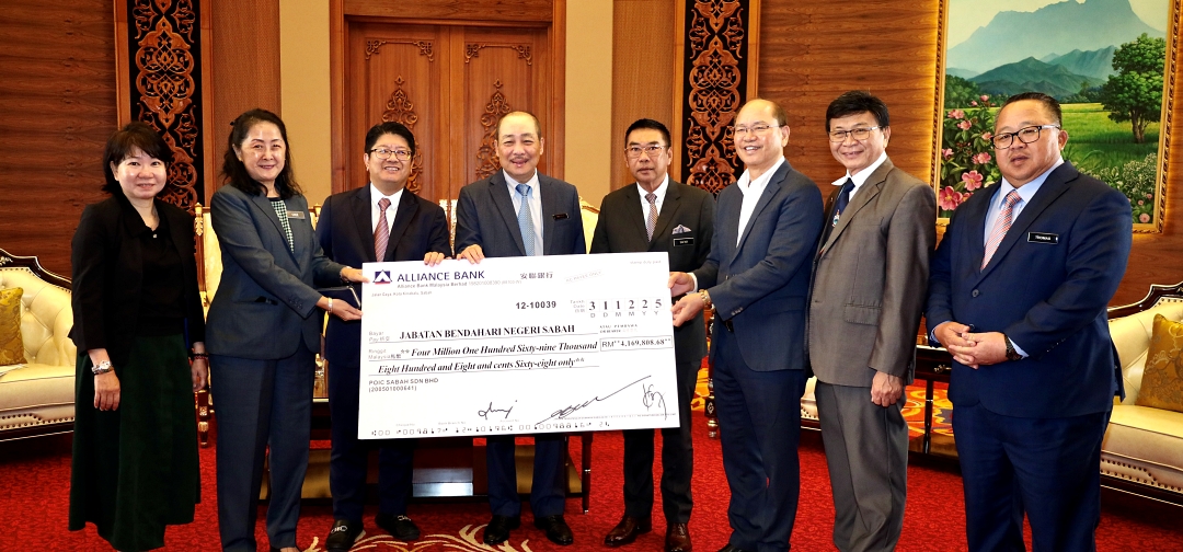 POIC Sabah hands over RM4.17m contribution to State Government